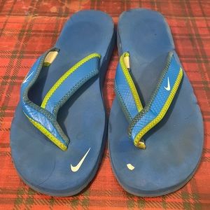 Nike flip flops